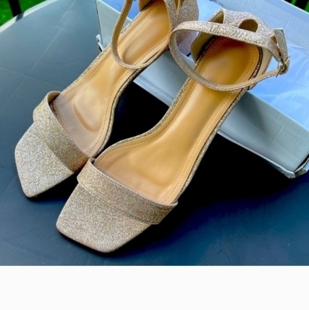 Elegant Gold Women's Sandals
